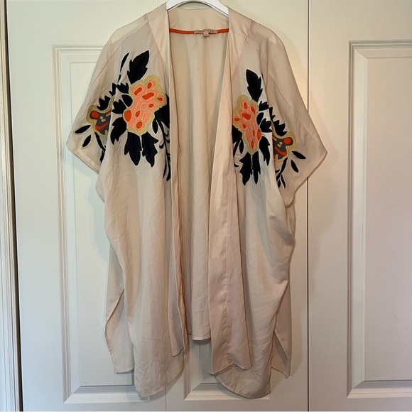Gibson Latimer Tops - Gibson & Latimer Floral Embroidered Kimono, Womens, S, Natural
